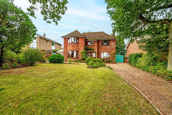 5 Bedroom Detached House For Sale In Bluebell Road, Norwich, NR4