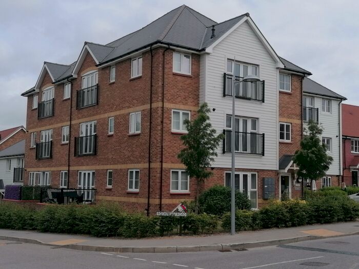 2 Bedroom Apartment To Rent In Illett Way, Faygate, Horsham, RH12