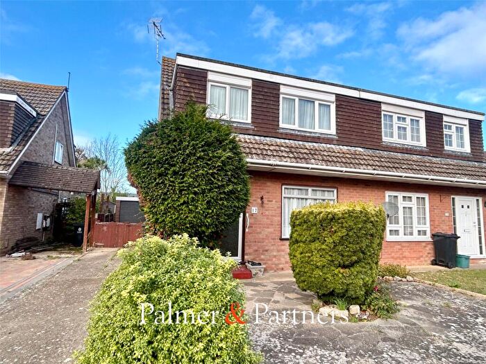 3 Bedroom Semi Detached House For Sale In Chingford Avenue, Clacton-on-Sea, Essex, CO15