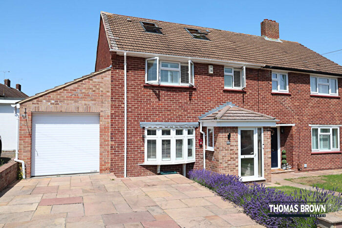 3 Bedroom Semi-Detached House For Sale In Oakdene Road, Orpington, BR5