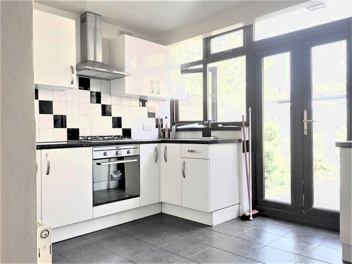 4 Bedroom Terraced House To Rent In Central Park Road, London, E6