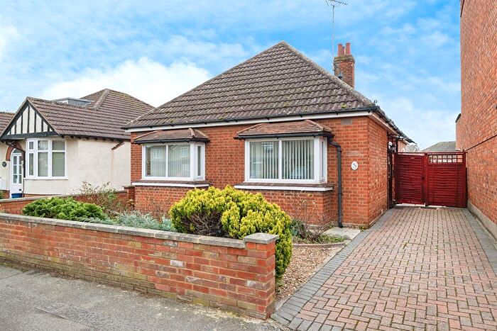 2 Bedroom Bungalow For Sale In Tickford Street, Newport Pagnell, MK16