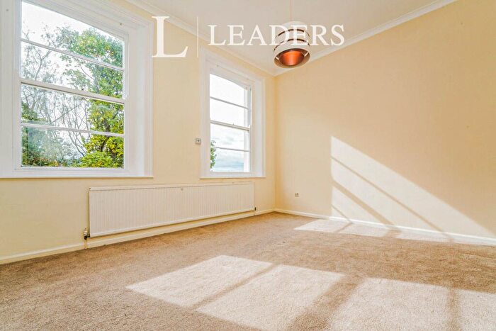 2 Bedroom Apartment To Rent In Battledown Approach, Chelt, GL52