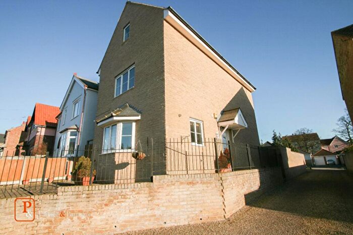 4 Bedroom Detached House To Rent In Mile End Road, Colchester, Essex, CO4