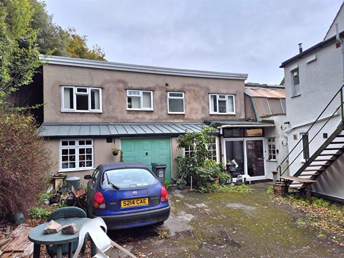 6 Bedroom Semi-detached House For Sale In South Road, Weston-Super-Mare, BS23