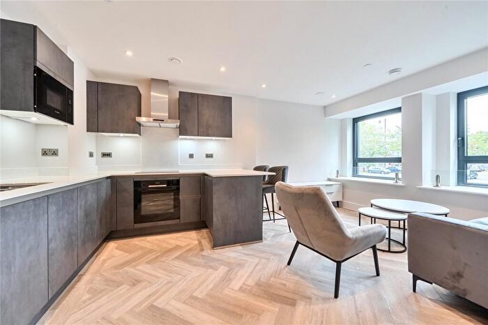 1 Bedroom Flat To Rent In Cockfosters Road, Barnet, EN4