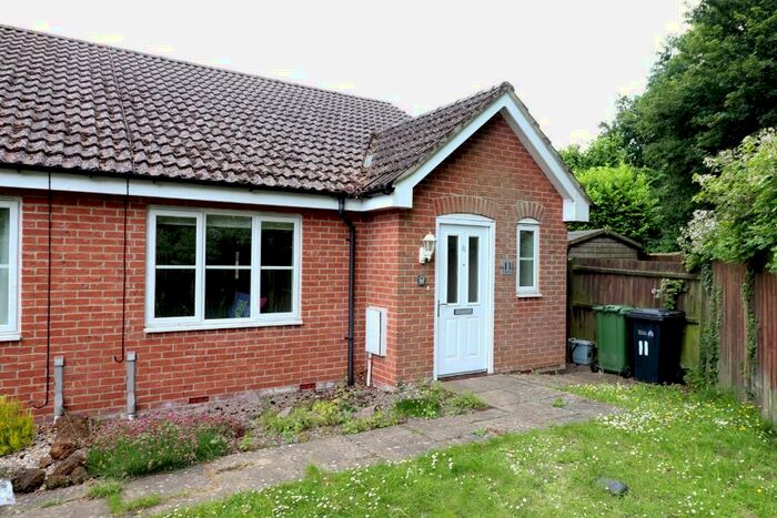 2 Bedroom Semi-Detached Bungalow To Rent In Challis Close, Watlington, Norfolk, PE33