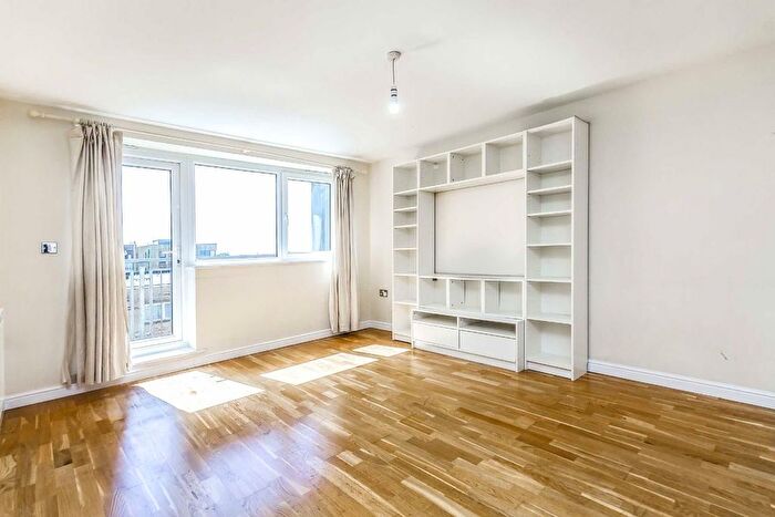 2 Bedroom Flat To Rent In Singapore Road, London, W13