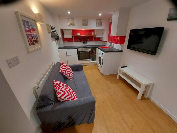 Studio To Rent In Moorland Way, Exeter EX4