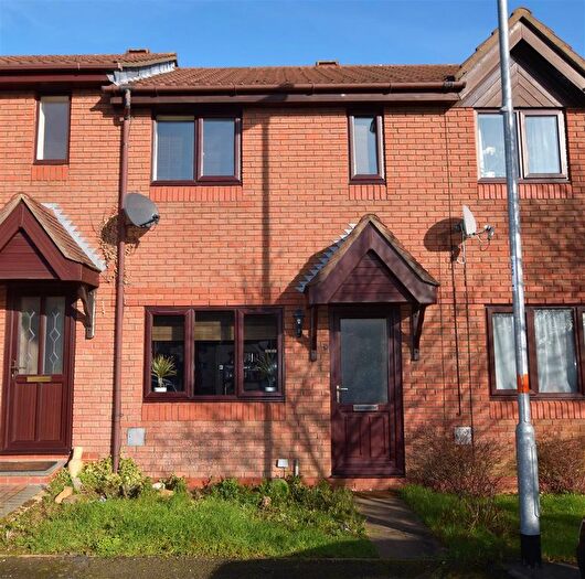 2 Bedroom Terraced House To Rent In Claregate, Northampton, NN4