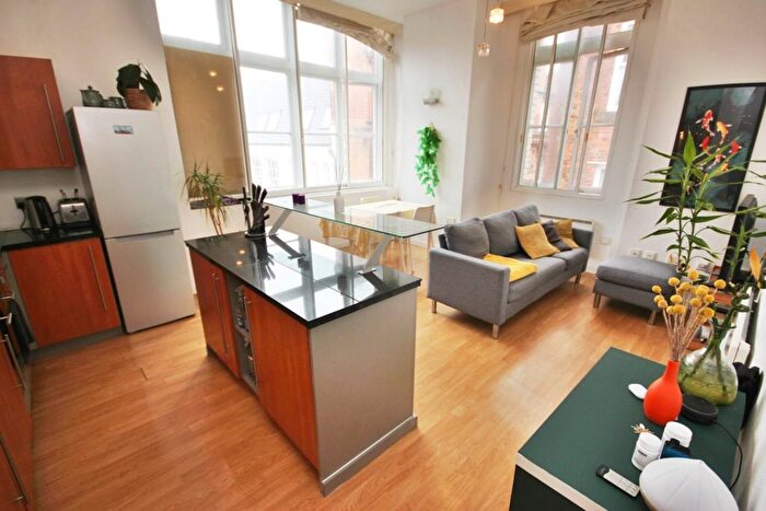2 Bedroom Flat For Sale In Princess Street, Manchester, M1
