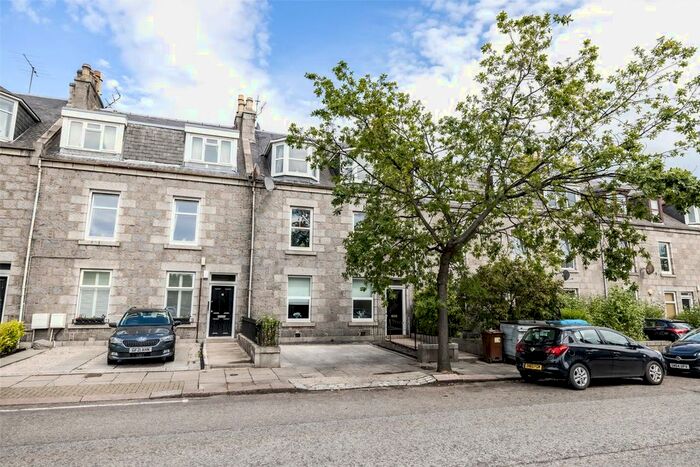 2 Bedroom Flat To Rent In Ground Floor, Holburn Road, Aberdeen, AB10