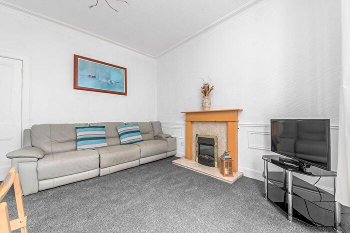 1 Bedroom Flat For Sale In Comely Place, Falkirk, FK1