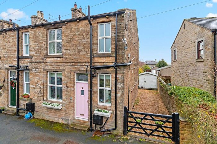 3 Bedroom End Of Terrace House For Sale In Aireside Terrace, Cononley, Keighley, North Yorkshire, BD20