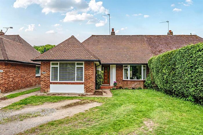 3 Bedroom Semi-Detached House For Sale In Forest Road, Effingham Junction/East Horsley, KT24