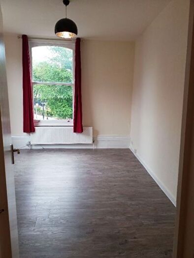 1 Bedroom Flat To Rent In Newington Green Road, Highbury, N1