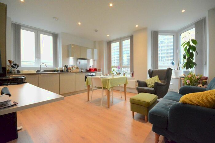 2 Bedroom Apartment To Rent In Ringside, Bracknell, RG12