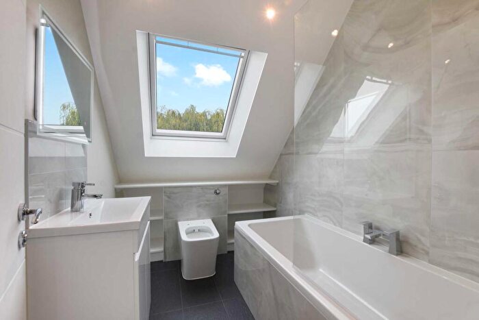 2 Bedroom Detached House To Rent In Crescent Road, Temple Cowley, OX4