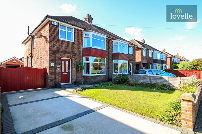 3 Bedroom Semi-detached House For Sale In Laceby Road, Grimsby, DN34