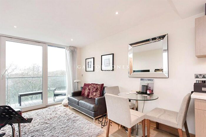 1 Bedroom Apartment To Rent In Oswald Building, Queenstown Road, London, SW11