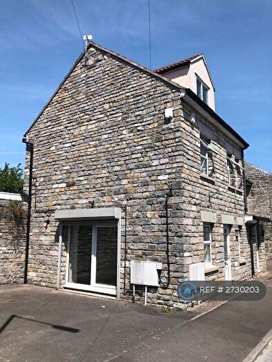 1 Bedroom Maisonette To Rent In High Street, Street, BA16