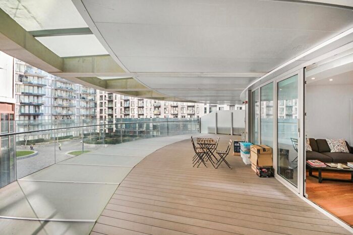 2 Bedroom Apartment For Sale In Arena Tower, Crossharbour Plaza, E14