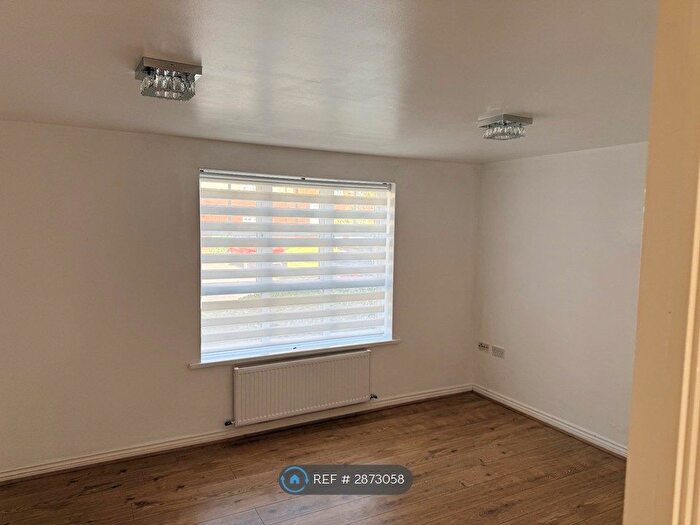 2 Bedroom Flat To Rent In Beckets View, Northampton, NN1