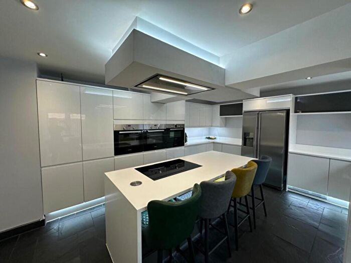 4 Bedroom Detached House For Sale In Maylands Place, Barrowford, BB9