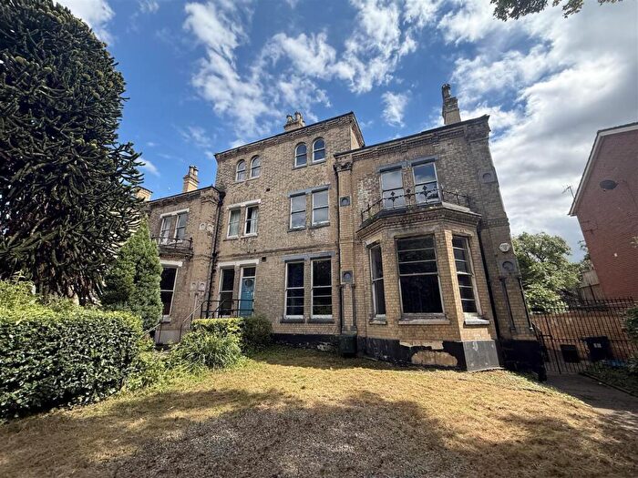9 Bedroom Semi-Detached House For Sale In Pearson Park, Hull, HU5