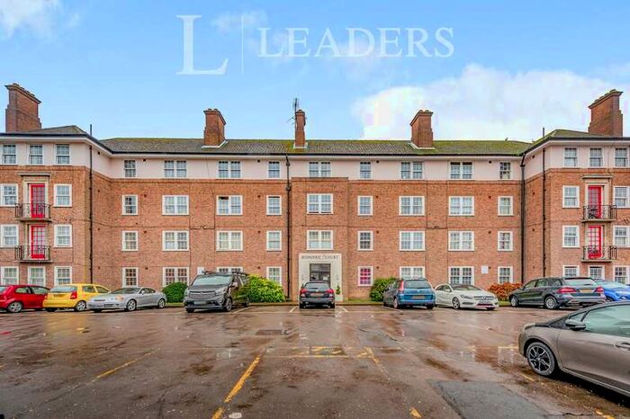 2 Bedroom Apartment To Rent In Bishopric Court, Horsham, RH12
