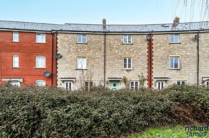 3 Bedroom Terraced House For Sale In Rysy Court, Haydon End, Swindon, SN25