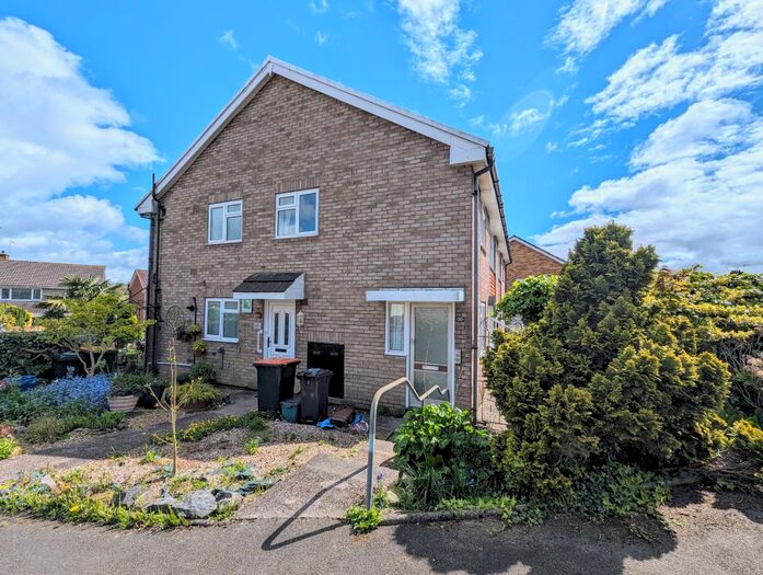 2 Bedroom Flat To Rent In Larch Grove, Newport, NP20