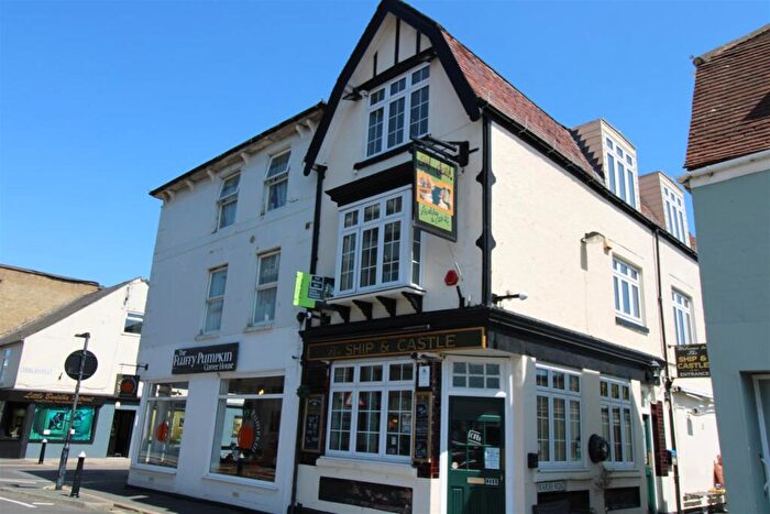 3 Bedroom Flat For Sale In Marsh Road, East Cowes, PO32