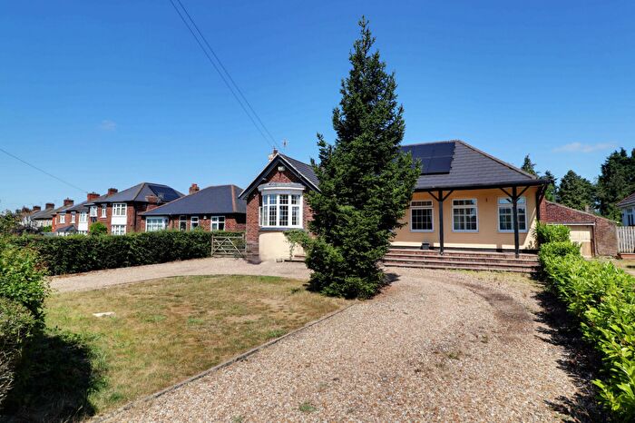 4 Bedroom Detached Bungalow For Sale In Bigby High Road, Brigg, DN20