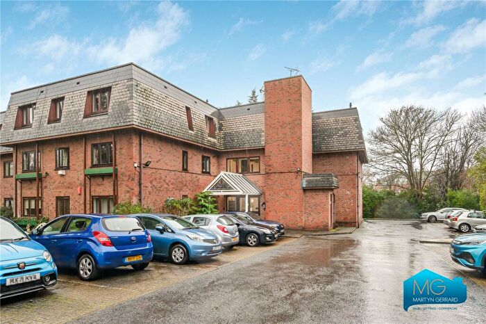 2 Bedroom Apartment To Rent In Woodside Grange Road, Woodisde Park, London, N12