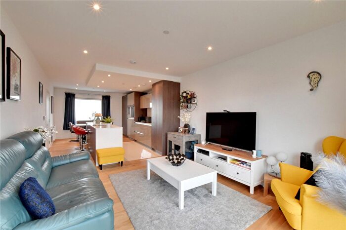 2 Bedroom Flat For Sale In Bayliss Heights, Peartree Way, Greenwich, London, SE10