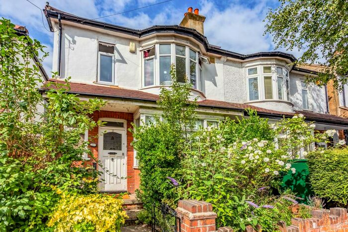 3 Bedroom Semi-Detached House To Rent In Hollingbourne Road, SE24