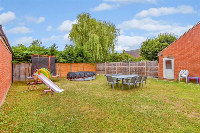 4 Bedroom Detached House For Sale In Chartwell Road, Ashford, Kent, TN25