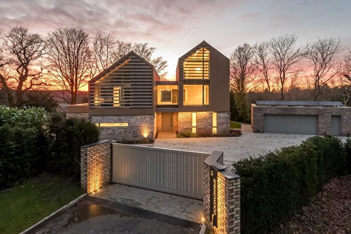 5 Bedroom Detached House To Rent In Waterbank Place, Prestbury, Macclesfield, Cheshire, SK10