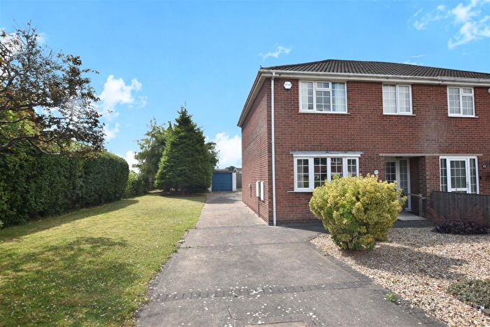3 Bedroom Semi-Detached House For Sale In Woodhall Drive, Waltham, Grimsby, DN37