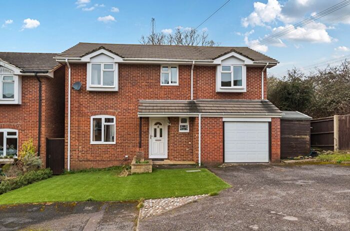 4 Bedroom Detached House For Sale In Birch Grove, Boyatt Wood, Hampshire, SO50