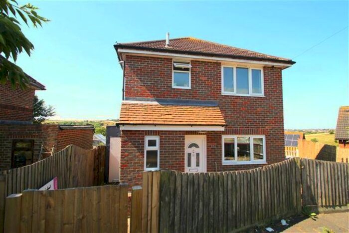 Detached House To Rent In Kenilworth Close, Brighton, BN2