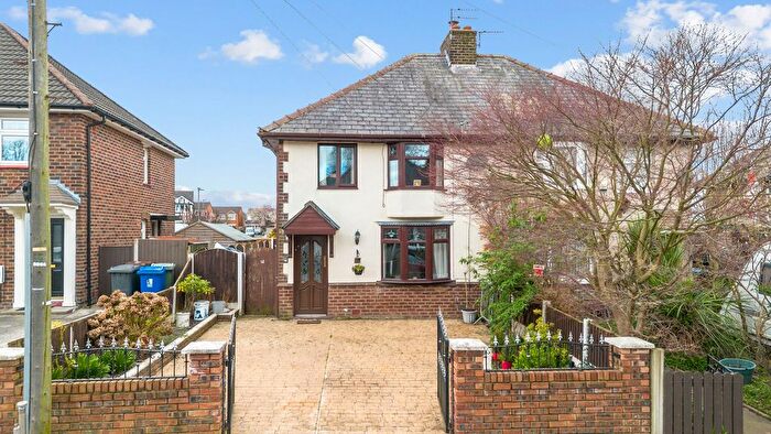 3 Bedroom Semi-Detached House For Sale In Dale Road, Golborne, WA3