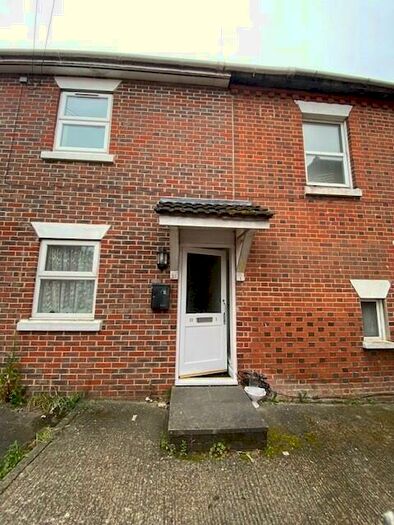 1 Bedroom Flat To Rent In Radstock Road, Southampton, Hampshire, SO19