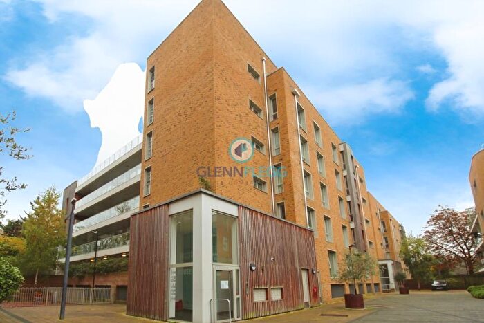 1 Bedroom Flat To Rent In Kidwells Close, Maidenhead, SL6