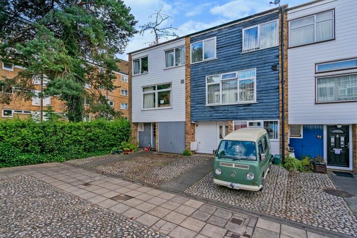 5 Bedroom Town House To Rent In Morley Grove, Harlow, CM20