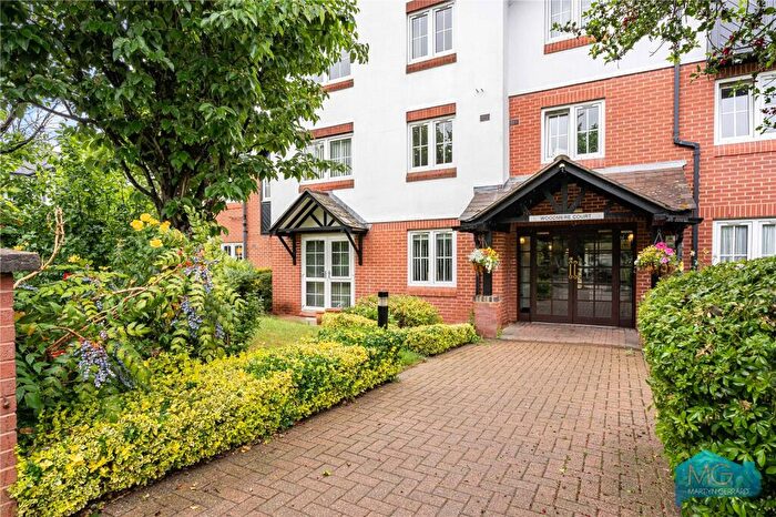 2 Bedroom Apartment For Sale In Avenue Road, London, N14