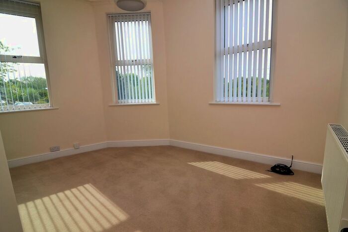 1 Bedroom Flat To Rent In Halifax Road, Hipperholme, Halifax, HX3