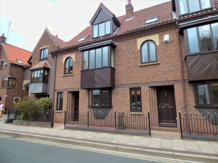 3 Bedroom Town House To Rent In Eastgate, Beverley, East Yorkshire, HU17