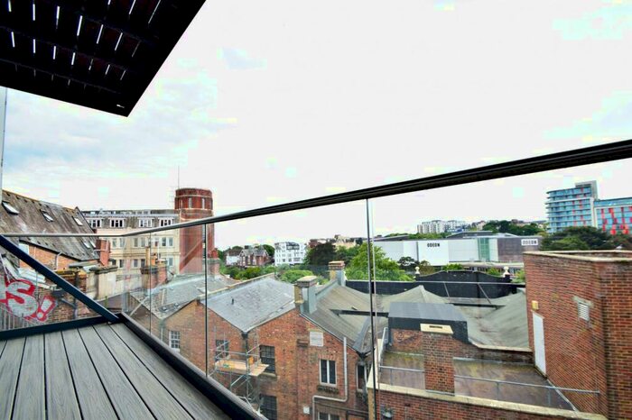 2 Bedroom Flat To Rent In Bournemouth, BH1